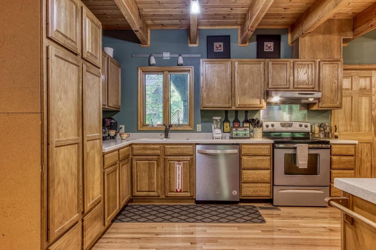 Mountain Lake Lodge, Hot Tub, Theater Room, 1089 Free Tickets Each Paid Day, Dollywood And More Sevierville Exterior foto